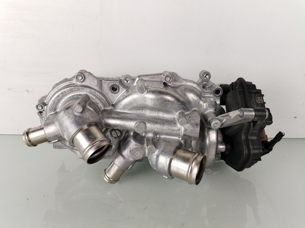 Pompa apa cu motoras Skoda Karoq 1.5TSI DXD 05E121042H 05E121111L