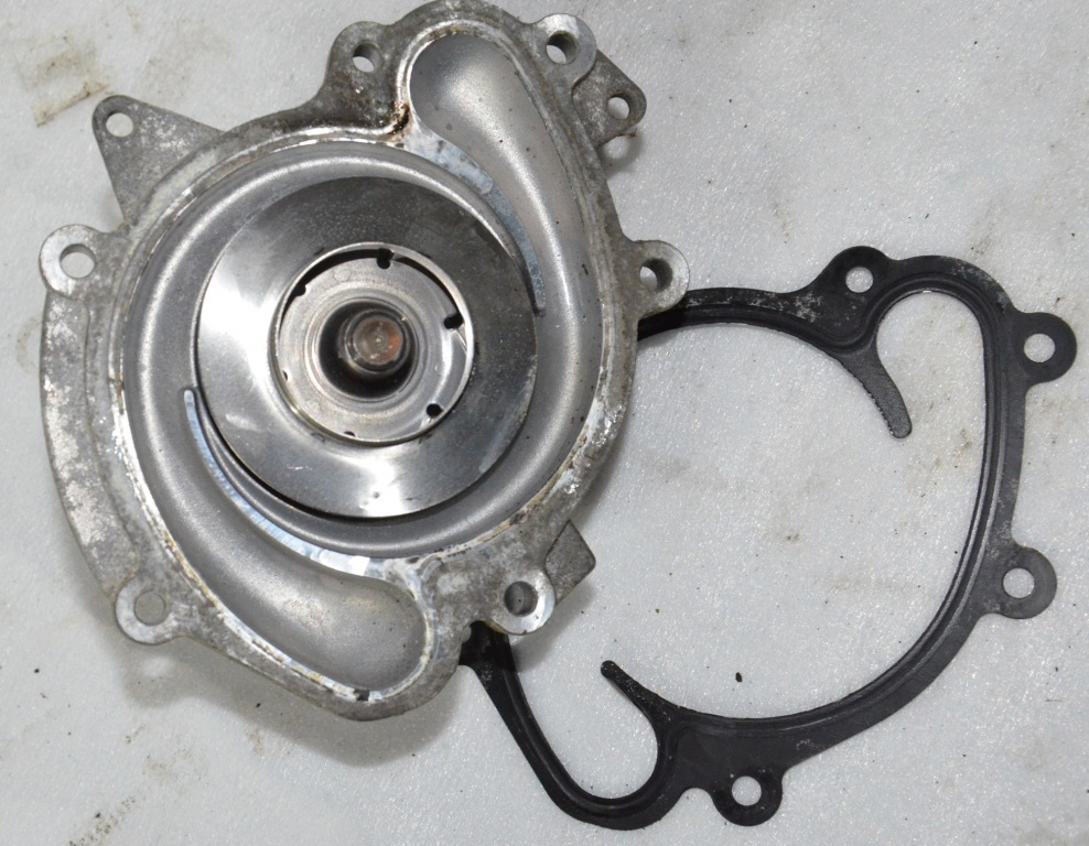 Pompa apa om642 V6 3.0 cdi w164 / A6422020510