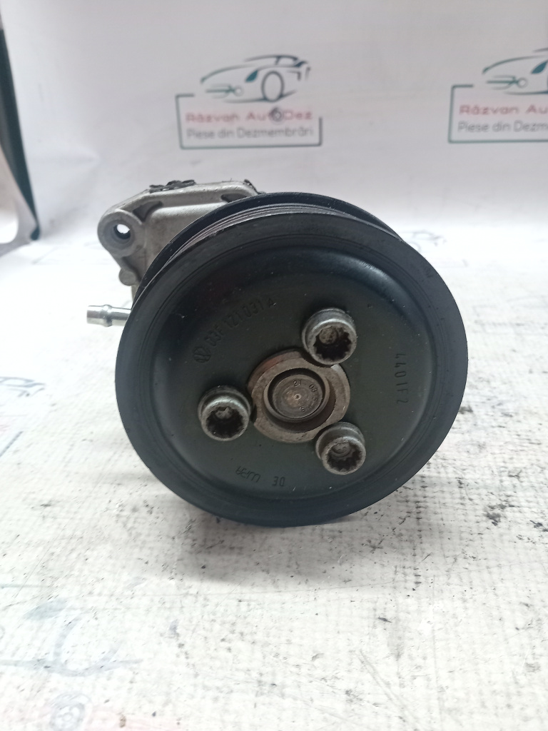 Pompa apa Skoda Fabia 2 1.2 2012, 03F121031A