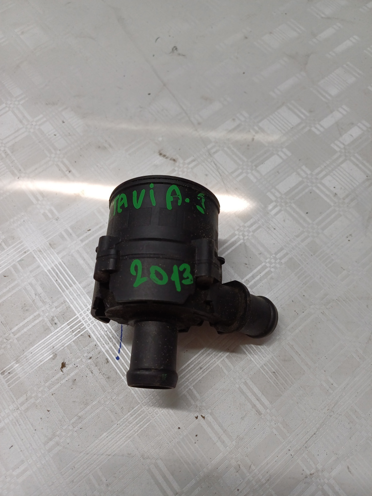 Pompa apa Skoda Octavia 3 - Motorina 2013, 5G0965561