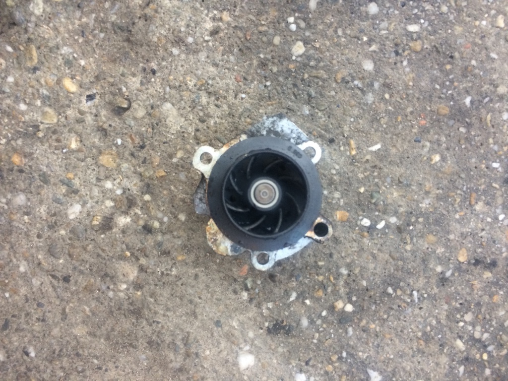 Pompa apa Volkswagen VW Passat B6 [2005 - 2010] Sedan 4-usi 2.0 TDI MT (140 hp) (3C2)