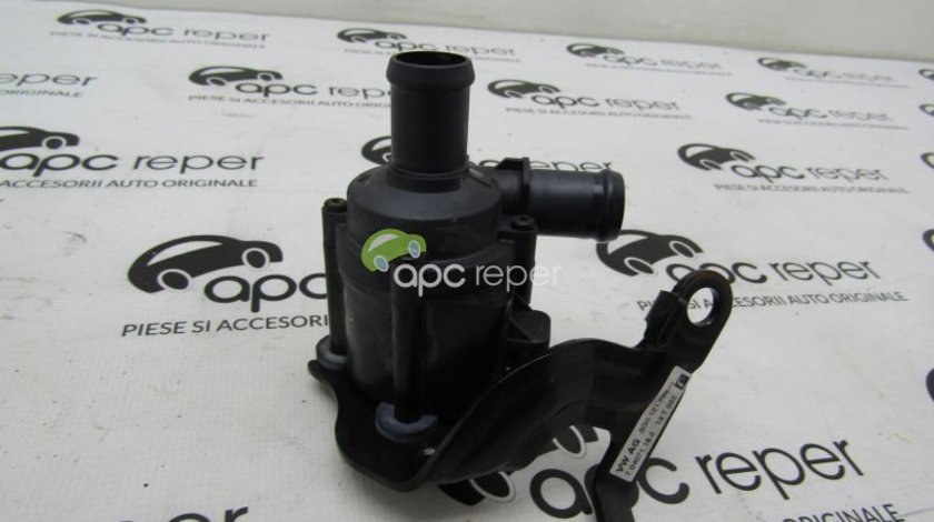 Pompa auxiliara apa VW Golf Sportvan 1.6 TDI motor CRK an 2015 cod 5Q0965561B