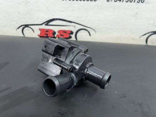 Pompa auxiliara recirculare apa Audi A4 B9 sedan 2016 (5Q0965561B)