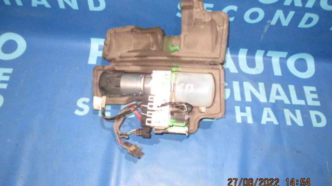 Pompa capotare BMW E88 2009; 7171303