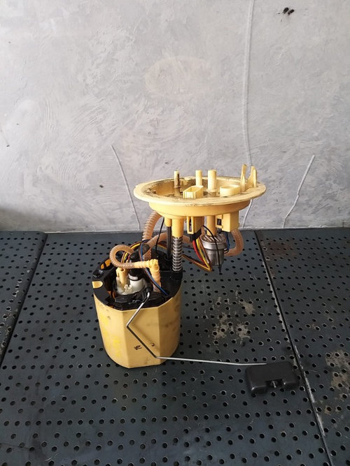 Pompa combustibil 2.0 tdi audi a4 b8 8k a2c53394853 8k0919050p