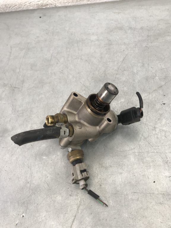 Pompa combustibil injectie Audi A6 C6 Facelift sedan 2010 ( 06F127025K )