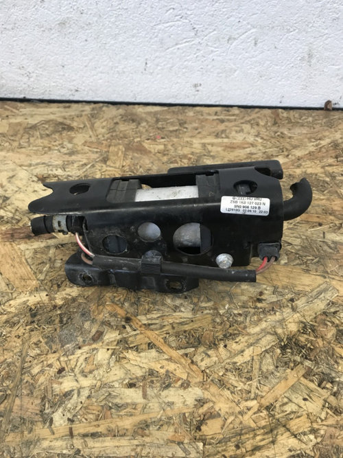 Pompa combustibil Octavia Break 2.0 TDI DSG combi 2011 (1k0127023N)