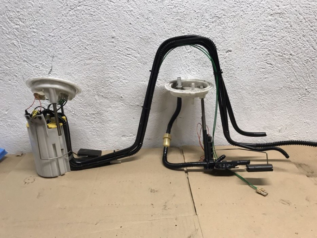 Pompa combustibil rezervor Bmw 525 d combi 2006 (cod intern: 11607)
