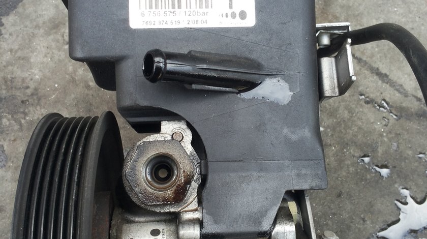 Pompa cu vas 7692974519 si fulie 32417787106 pentru BMW E46 tip motor 204D4