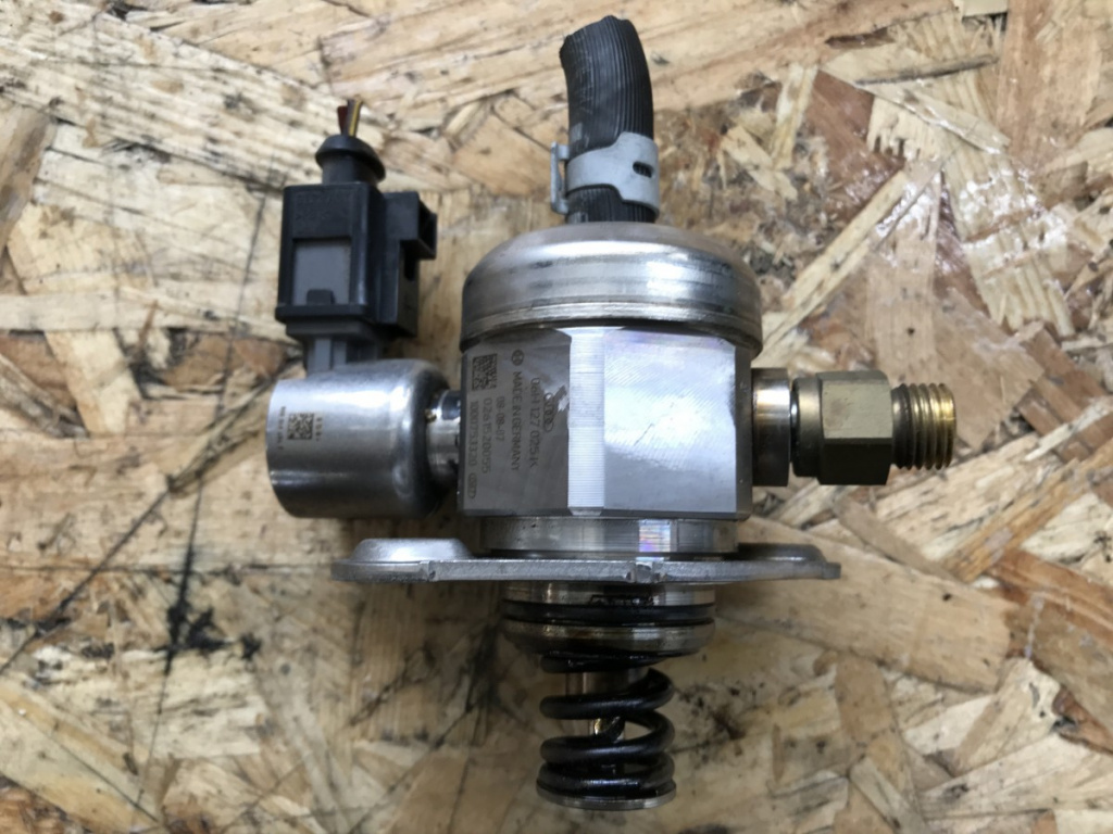 Pompa de injectie Audi A4 B8 1.8 TFSI sedan sedan 2009 (06H127025K)