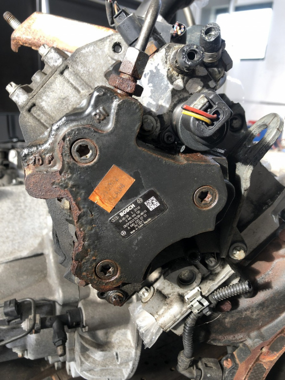 Pompa de injectie inalte Mercedes Benz W169 A180 D sedan 2010 (0445010130)