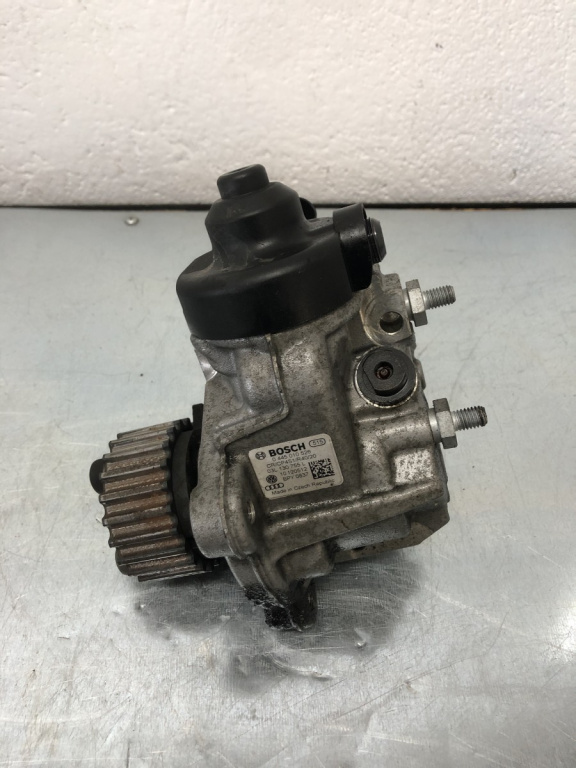 Pompa de injectie inalte VW Passat B7 2.0 TDI sedan 2013 (03L130755L)