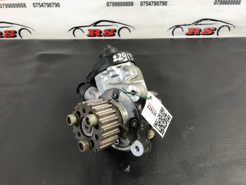 Pompa de injectie inalte VW Passat B7 sedan 2014 (03L130755L)