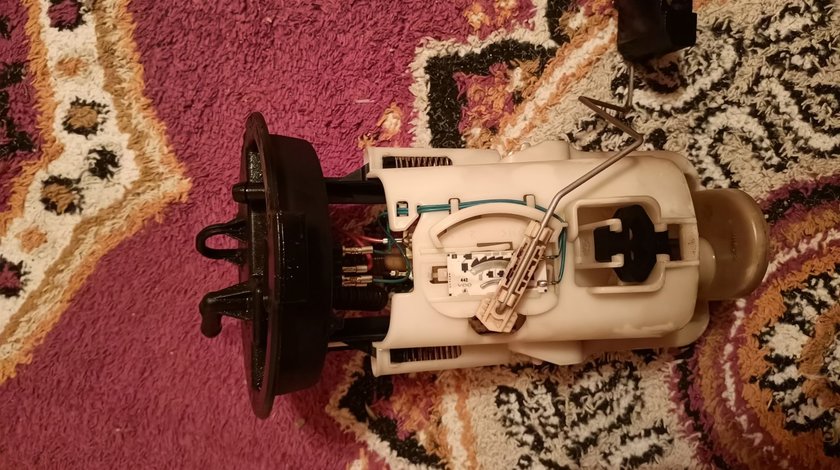 Pompa de motorina BMW e46 seria 3, 320 diesel varianta cu 136 de cai.