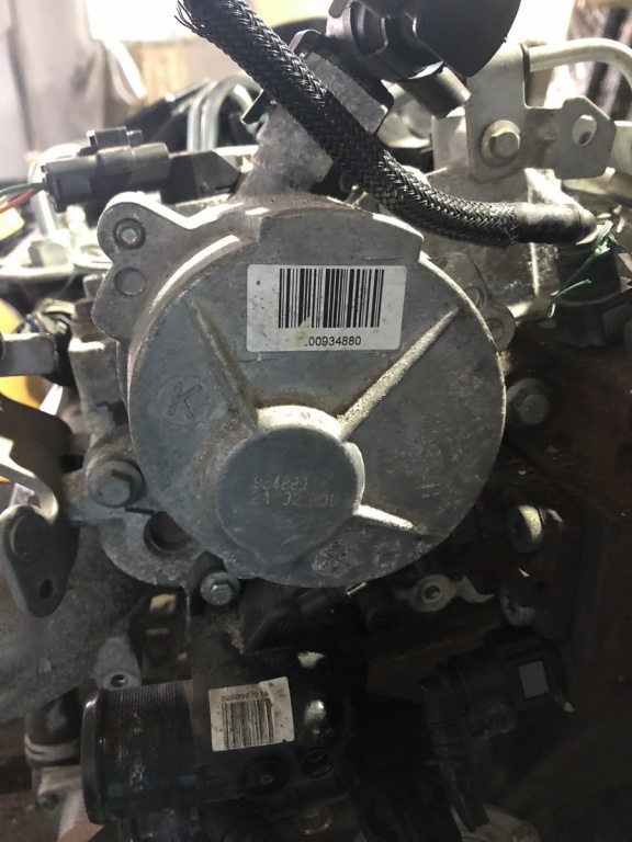 Pompa de vacuum Nissan Qashqai 2.0 DCI suv 2010 (934880)