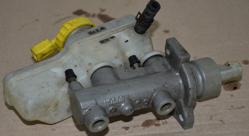 POMPA FRANA COMPLETA DE REZERVOR VW GOLF 4 1.6 16V ADZ, GOLF4 1.9 2001