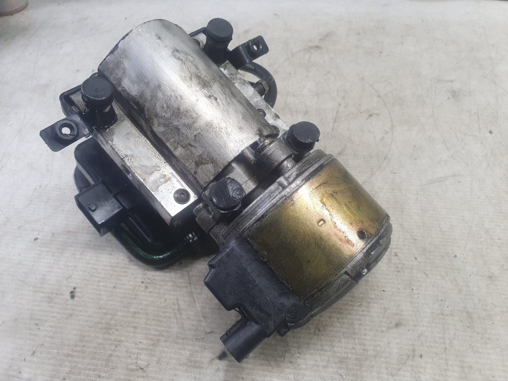 Pompa hidraulica suspensie 9636715980 Citroen C5 [facelift] [2004 - 2008] 1.6 hdi 9HZ