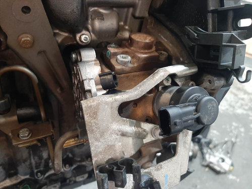 Pompa inalta 1.4 hdi 1.6 d ford c-max focus 2 citroen xsara picasso berlingo c2 c3 c4 0445010102