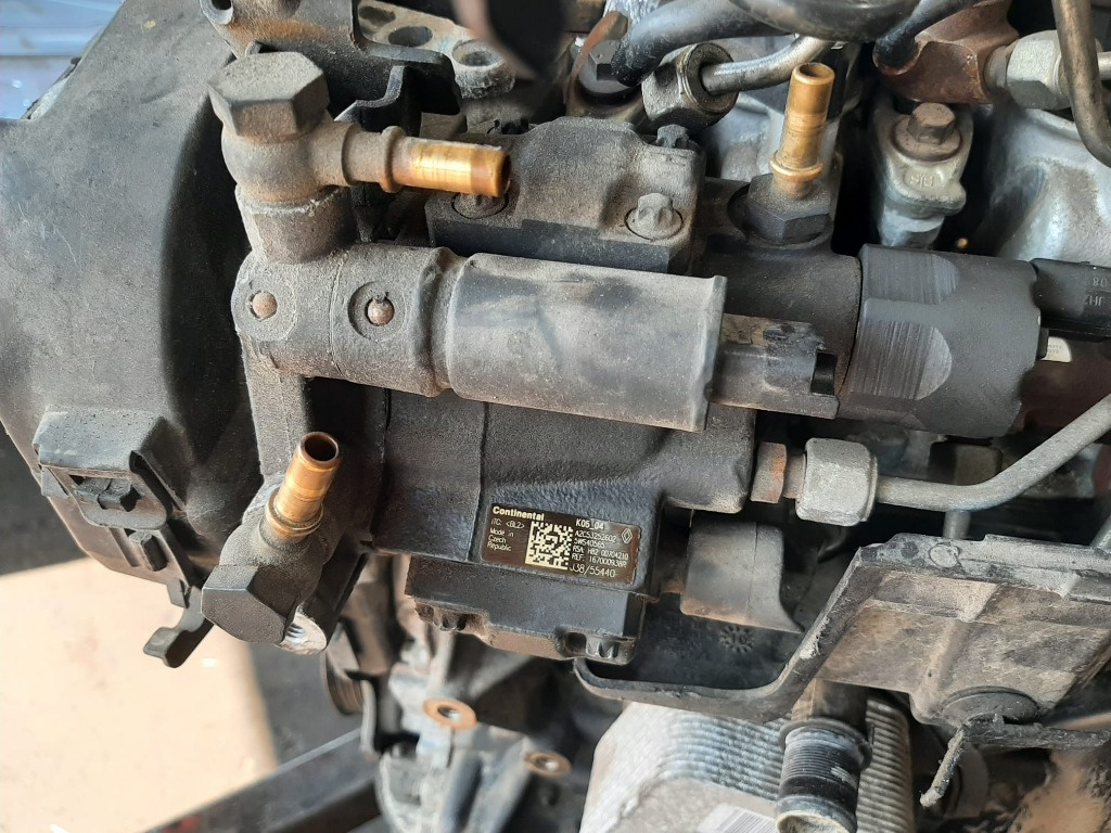 Pompa inalta 1.5 dci dacia duster renault scenic 3 clio 3 megane 3 167000938r h8200704210