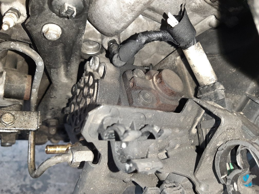Pompa inalta 1.6 tdci ford focus 2 peugeot partner 206 0445010102 9656300380