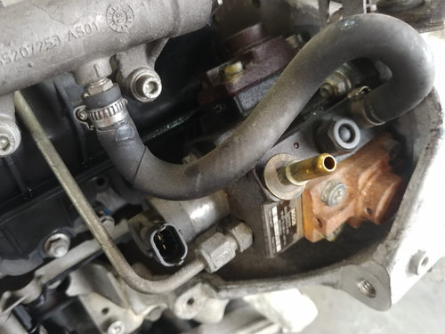 Pompa inalta 1.9 d alfa romeo 159 147 fiat croma 0445010185