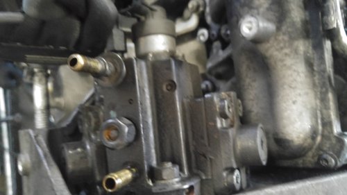 Pompa inalta 1.9 jtdm 939a2000 alfa romeo 159 fiat croma 150 cp 110 kw 2005-2011 0445010130