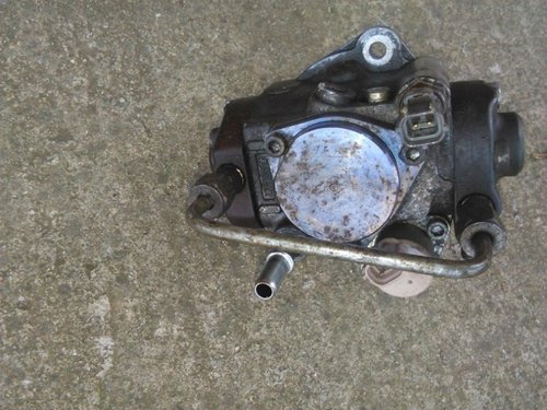 Pompa inalta cod 6c1q-9b395-bb ford transit 2.4 tdci