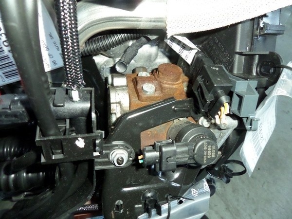 Pompa inalta Ford Fiesta 6 1.6 tdci, 0445010102