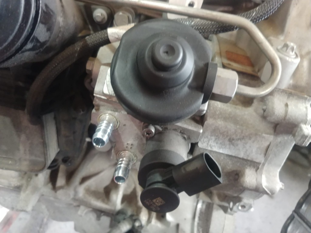 Pompa inalta n47c16a 1.6 d-4d toyota verso r2 bmw seria 1 f20 0445010540