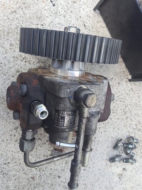 Pompa Inalta Opel Astra J 1,7CDTI 92KW 125CP Euro 5 cod 55581884