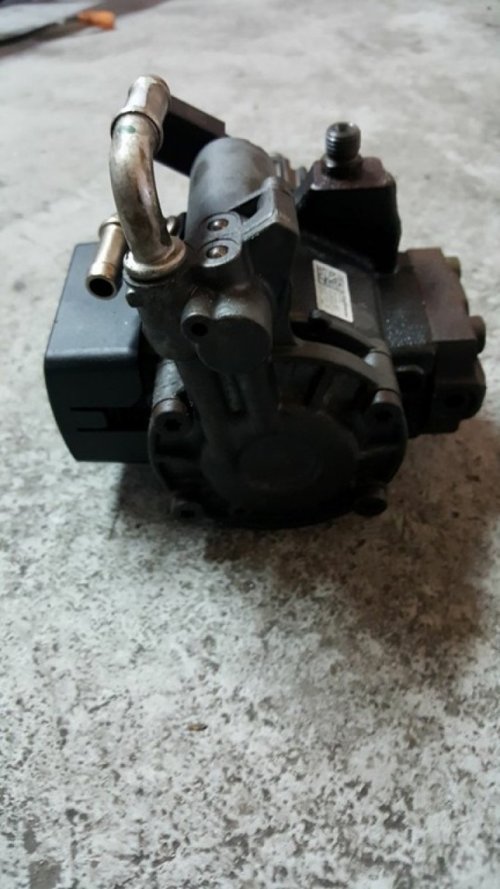 Pompa inalta presiune 03l130755e audi a3 8p 1.6 tdi cayc 105 cai