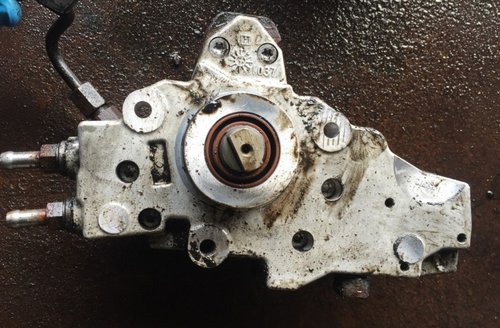 Pompa inalta presiune 0445010143 A 646 070 04 01 mercedes benz c200 cdi(w203)