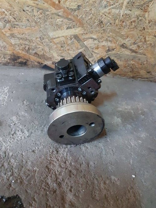 Pompa inalta presiune 059130755s audi a4 b7 2.7 tdi bpp 180 cai