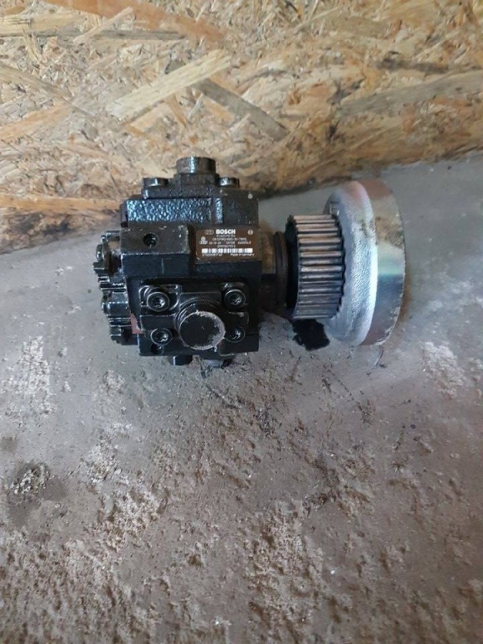 Pompa inalta presiune 059130755s audi a4 b7 2.7 tdi bsg 163 cai