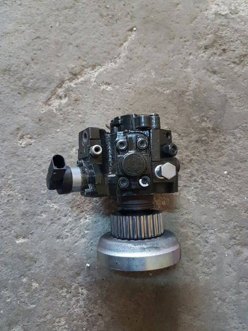 Pompa inalta presiune 059130755s audi a6 4f 2.7 tdi bpp 180 cai