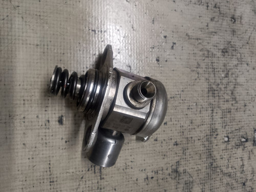 Pompa inalta presiune Audi A3 8V 1.4 Benzina 2017, 04E127025B