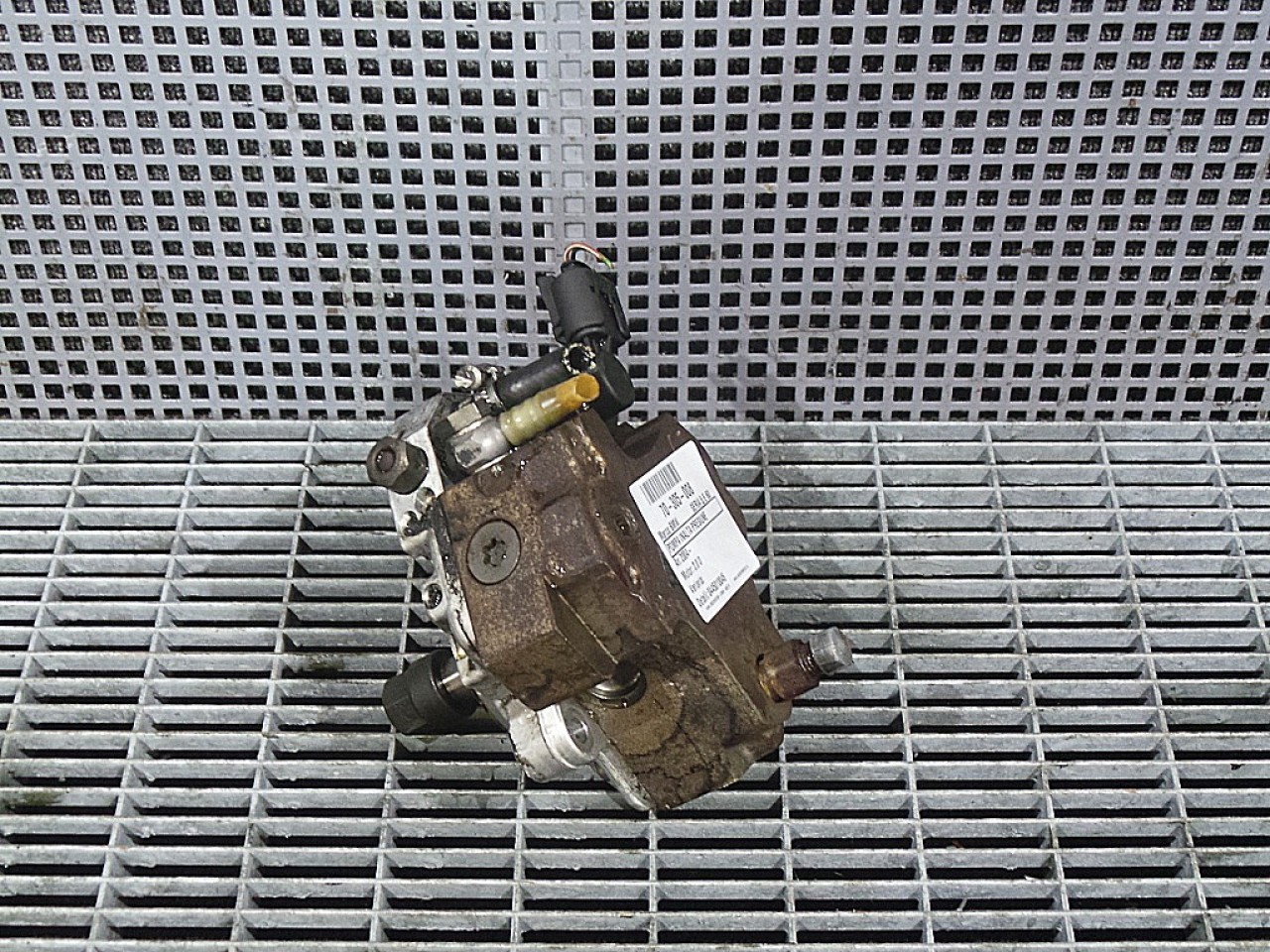 POMPA INALTA PRESIUNE BMW SERIA 5 E 60 2.0 D - (2004 2007)