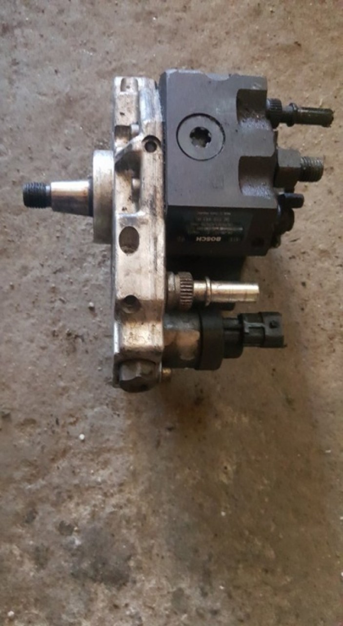 Pompa inalta presiune bosch cod 9651844380 mazda 3 1.6 di turbo 109 cai