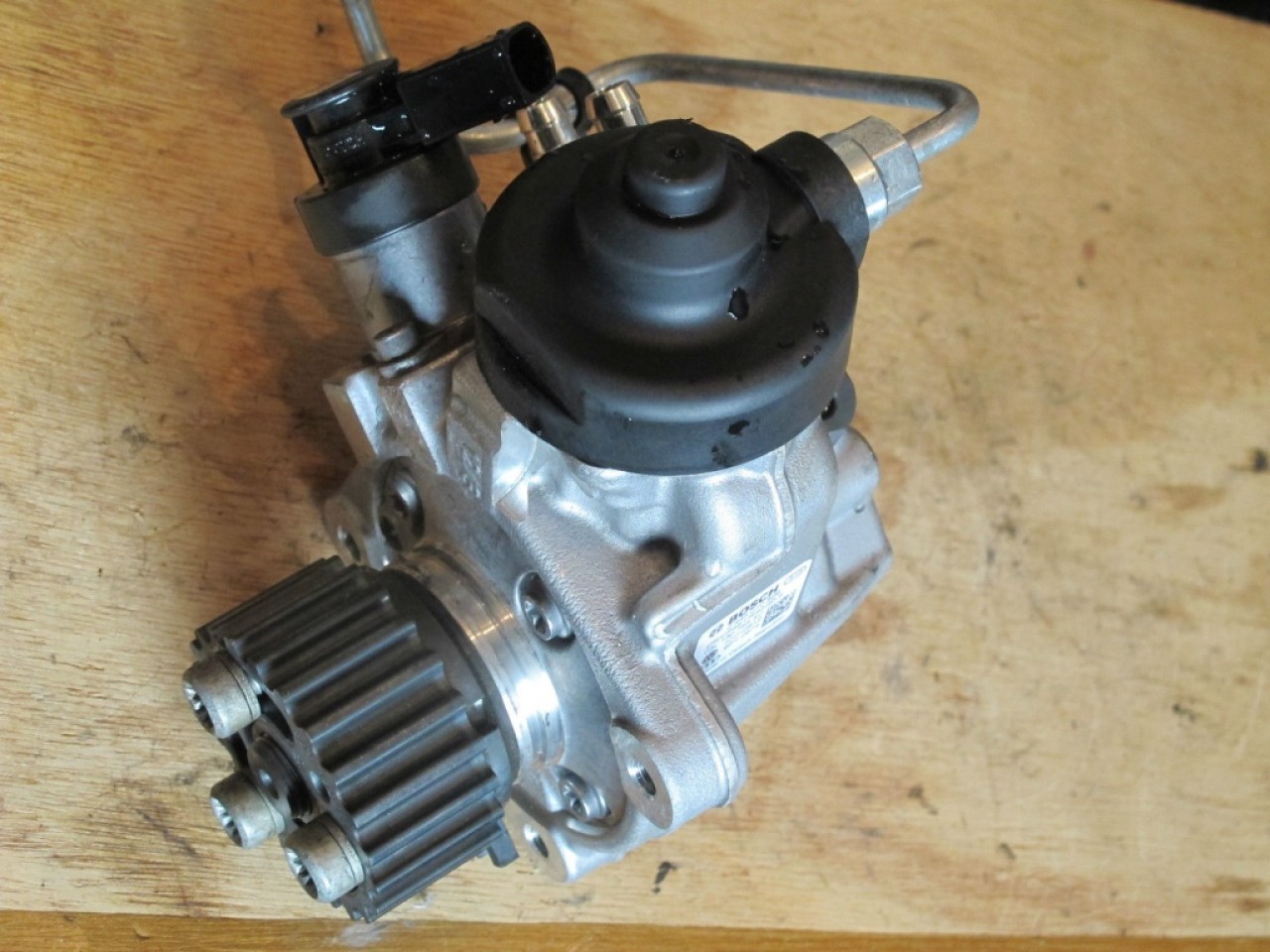 Pompa inalta presiune cod 03l130755ac vw caddy III 2.0 tdi clca 110 cai