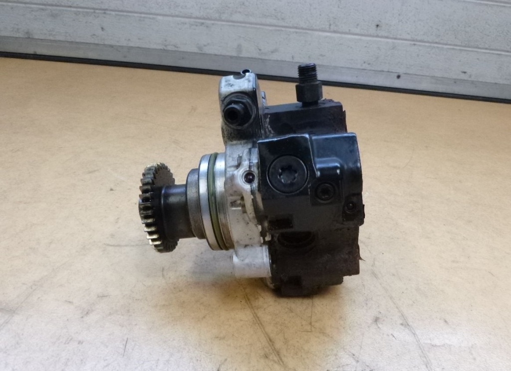 Pompa inalta presiune cod a6420700201 0445010095 mercedes benz