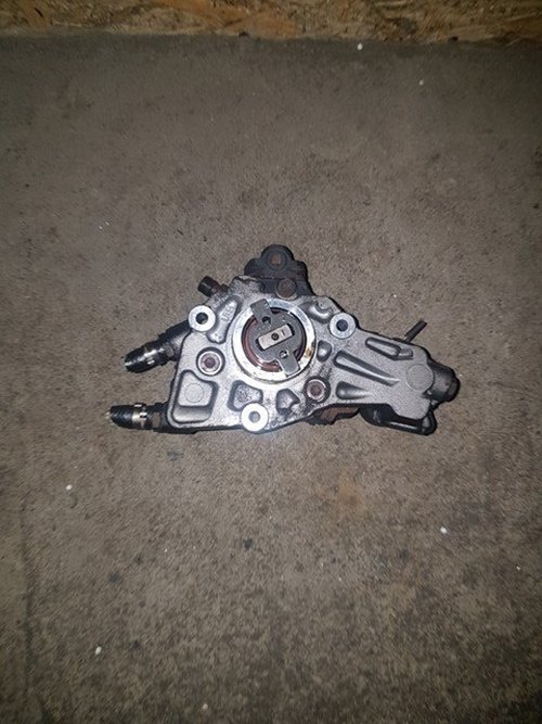 Pompa inalta presiune delphi mercedes w204 c220 cdi cod a6460700201