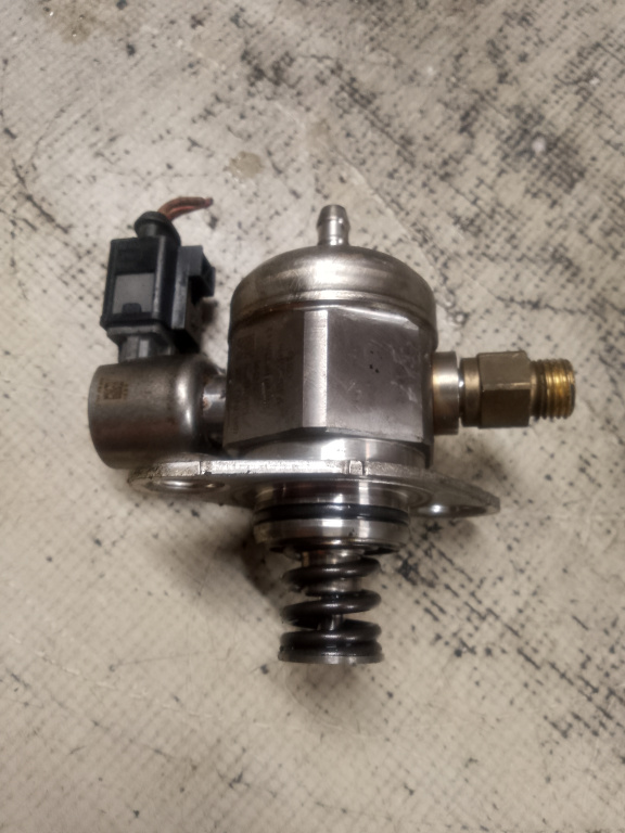 Pompa inalta presiune Volkswagen Scirocco 2.0 Benzina 2011, 06H127025K