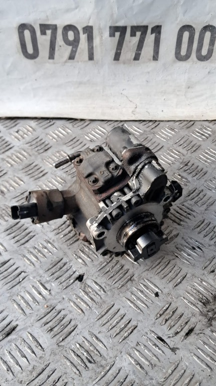 Pompa inalta presiune Volvo C30 2.0 D cod motor D4204T cod 9685705080