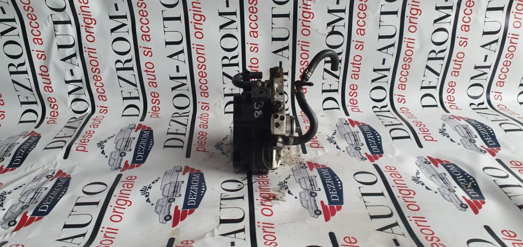 Pompa inalta presiune Volvo V70 II 2.4 CDi 122cp cod piesa : 0445010111