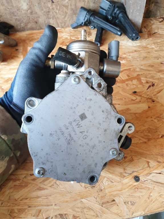 Pompa Inalta Vacuum Audi A3 8V 1.8TFSI 180CP CJSB 2015 cod 06K145100B