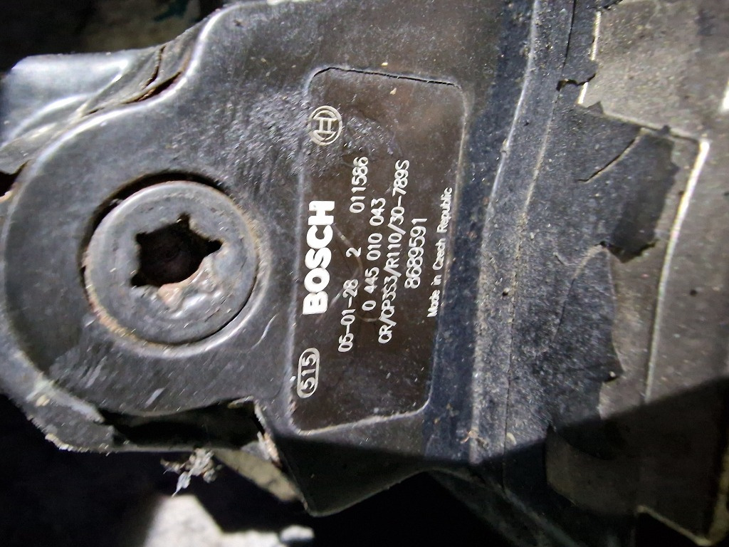 Pompa Inalta Volvo V70 S60 S80 2.4D Euro 3 cod 0445010043