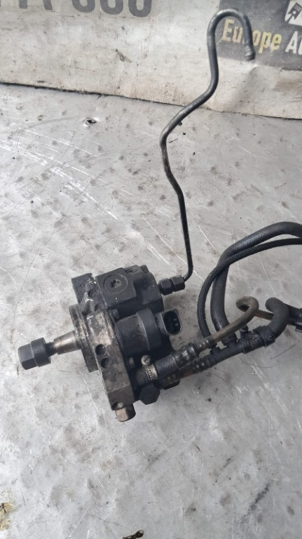 Pompa injectie BMW seria 3 E46 2.0 D an 2001 cod 0445010045
