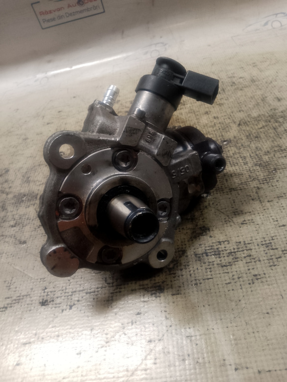 Pompa injectie BMW X1 2.0 2011, 7810696-04