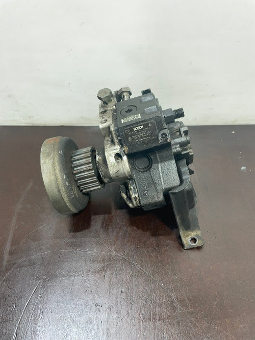 Pompa injectie comuna pe sina AUDI A4 B7, A6 C6, A8 D3; VW CRAFTER 30-35, CRAFTER 30-50, PHAETON, To...
