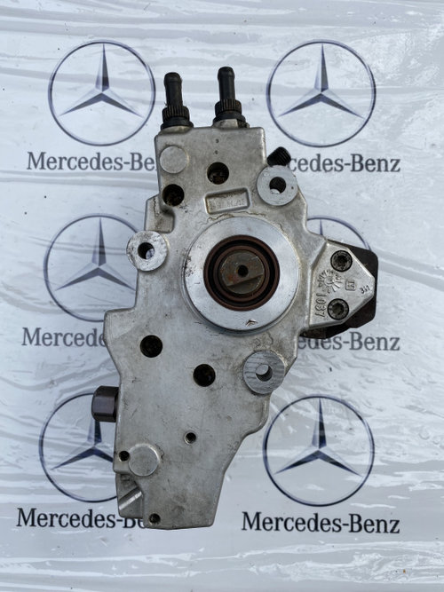 Pompa injectie mercedes 2.2 cdi cod 6460700101